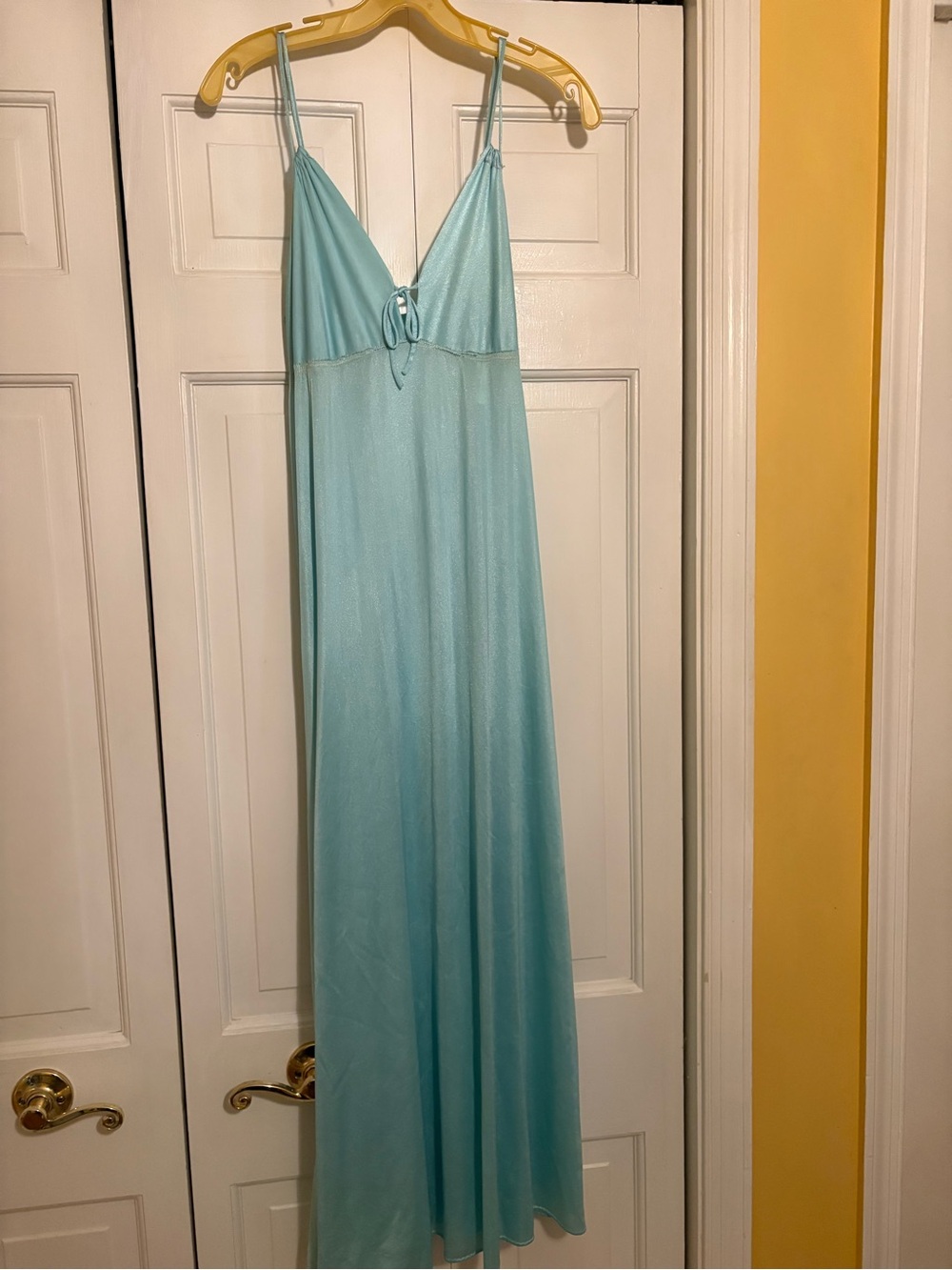 Woman”s  Turquoise Nightgown